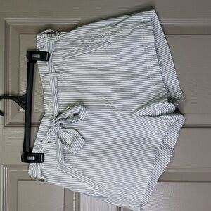 American Eagle Outfitters Pin stripe cotton belted shorts size 8